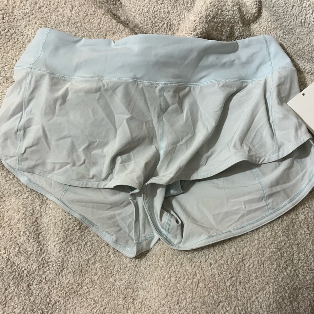 Lululemon NWT Speed up LR short 2.5”